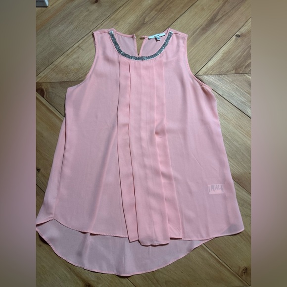 Papaya light Pink Top with Metallic beaded Accent - Picture 4 of 14